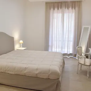 https://maison-veronique.lecce-hotels.com